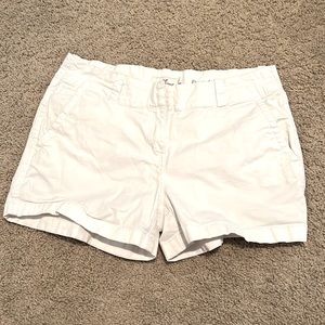 Vineyard Vines White Shorts Size 8
